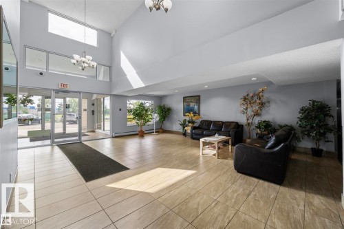 422 17404 64 Avenue, Edmonton, AB - Indoor Photo Showing Other Room