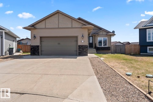 511 LAKEWOOD Close  Cold Lake, AB T9M 0E9