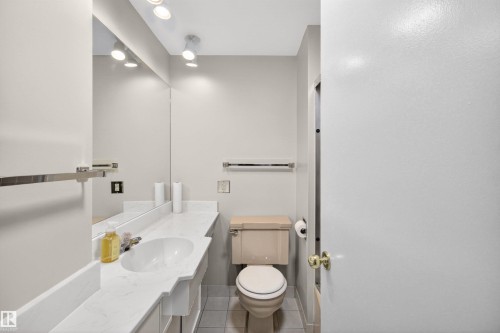 304 12207 Jasper Avenue, Edmonton, AB - Indoor Photo Showing Bathroom
