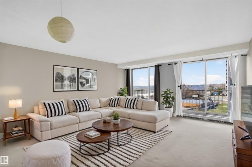304 12207 Jasper Avenue, Edmonton, AB - Indoor Photo Showing Living Room