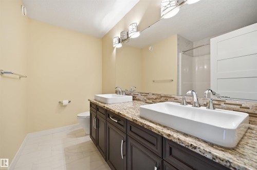 4547 Mead Crest, Edmonton, AB - Indoor Photo Showing Bathroom