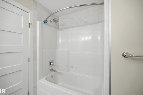 4547 Mead Crest, Edmonton, AB - Indoor Photo Showing Bathroom
