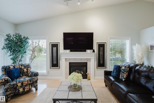 25 929 Picard Drive, Edmonton, AB 