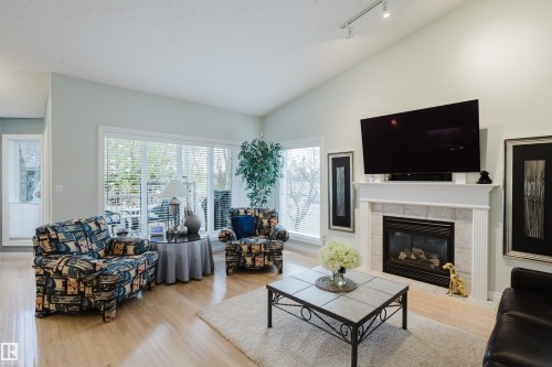 25 929 Picard Drive, Edmonton, AB 