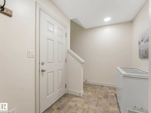 66 5317 3 Avenue, Edmonton, AB - Indoor