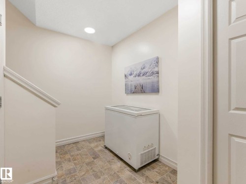 66 5317 3 Avenue, Edmonton, AB - Indoor