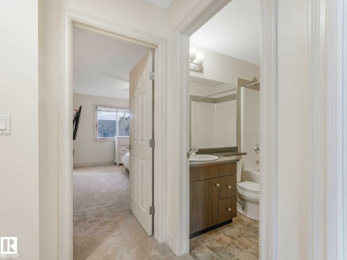 66 5317 3 Avenue, Edmonton, AB - Indoor