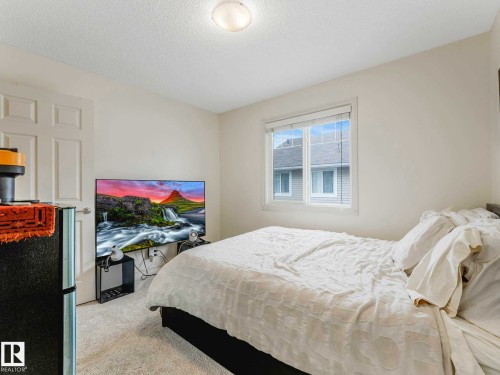 66 5317 3 Avenue, Edmonton, AB - Indoor Photo Showing Bedroom