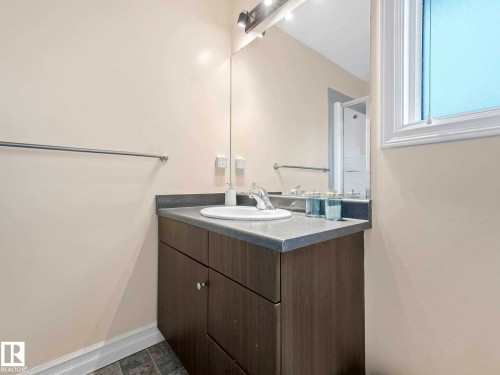 66 5317 3 Avenue, Edmonton, AB - Indoor Photo Showing Bathroom