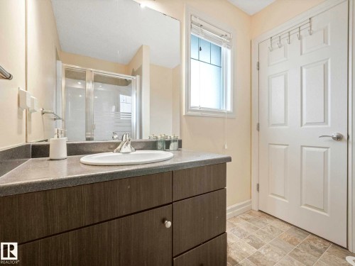 66 5317 3 Avenue, Edmonton, AB - Indoor Photo Showing Bathroom