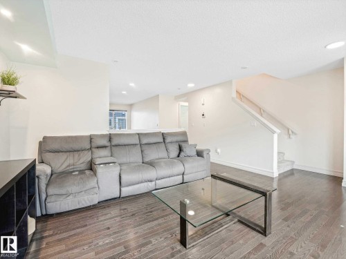 66 5317 3 Avenue, Edmonton, AB - Indoor Photo Showing Living Room