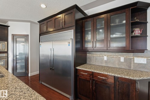 515 Callaghan Point(E), Edmonton, AB - Indoor Photo Showing Kitchen