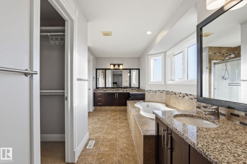 515 Callaghan Point(E), Edmonton, AB - Indoor Photo Showing Bathroom