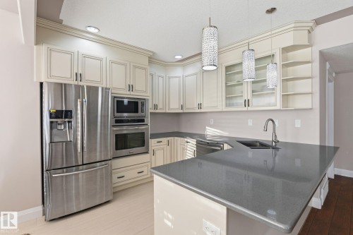 515 Callaghan Point(E), Edmonton, AB - Indoor Photo Showing Kitchen With Stainless Steel Kitchen With Double Sink With Upgraded Kitchen