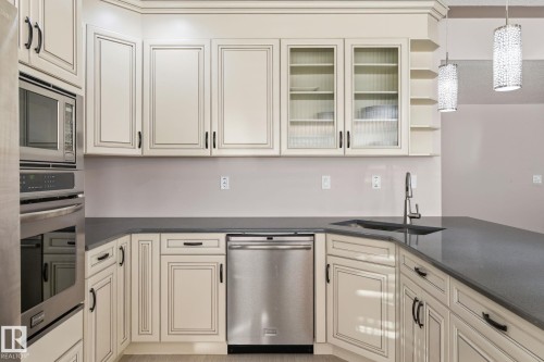 515 Callaghan Point(E), Edmonton, AB - Indoor Photo Showing Kitchen With Upgraded Kitchen
