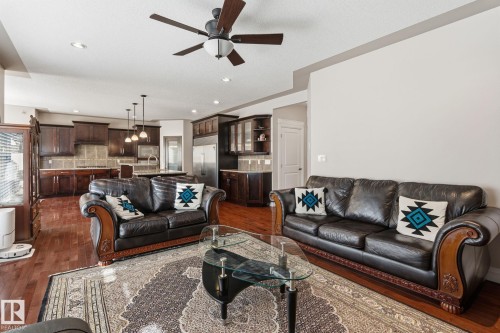515 Callaghan Point(E), Edmonton, AB - Indoor Photo Showing Living Room