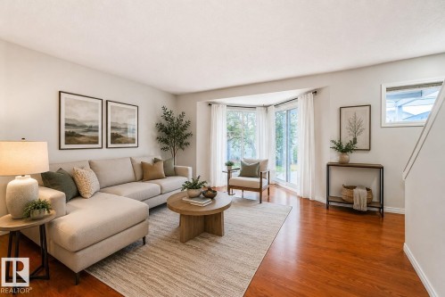 28 603 Youville Drive E, Edmonton, AB - Indoor Photo Showing Living Room