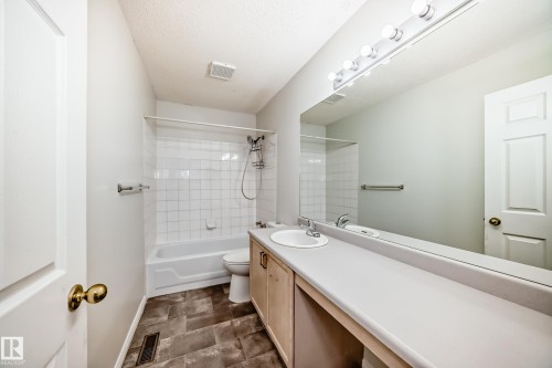 28 603 Youville Drive E, Edmonton, AB - Indoor Photo Showing Bathroom