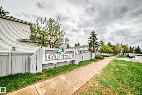 28 603 Youville Drive E, Edmonton, AB - Outdoor