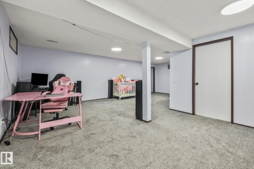 8812 135 Avenue, Edmonton, AB - Indoor