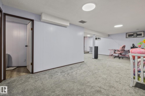8812 135 Avenue, Edmonton, AB - Indoor