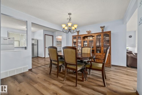 8812 135 Avenue, Edmonton, AB - Indoor Photo Showing Dining Room