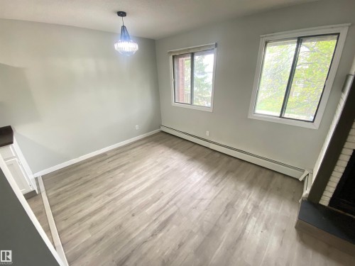 302 10826 113 Street, Edmonton, AB - Indoor Photo Showing Other Room