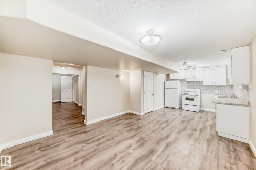 6736 11 Avenue, Edmonton, AB 