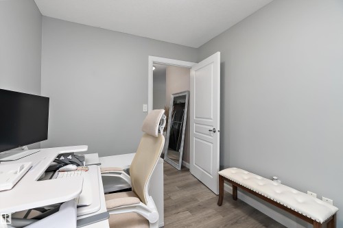 301 530 Hooke Road, Edmonton, AB - Indoor Photo Showing Office