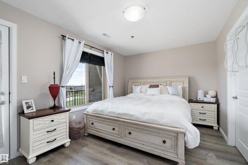 301 530 Hooke Road, Edmonton, AB - Indoor Photo Showing Bedroom