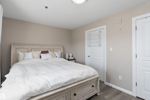 301 530 Hooke Road, Edmonton, AB - Indoor Photo Showing Bedroom