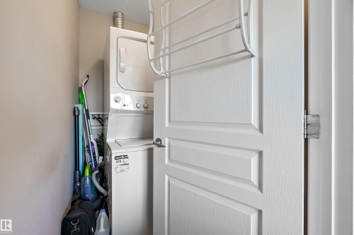 301 530 Hooke Road, Edmonton, AB - Indoor Photo Showing Laundry Room
