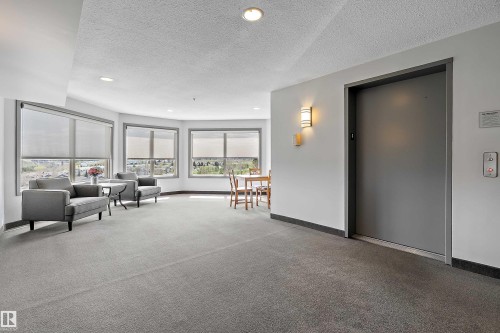 301 530 Hooke Road, Edmonton, AB - Indoor