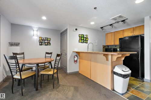 301 530 Hooke Road, Edmonton, AB - Indoor