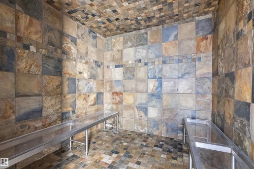 301 530 Hooke Road, Edmonton, AB - Indoor Photo Showing Bathroom
