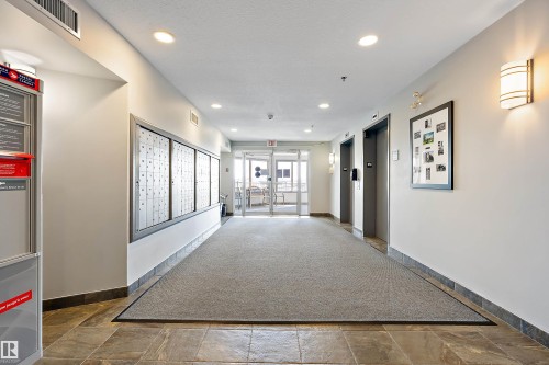 301 530 Hooke Road, Edmonton, AB - Indoor Photo Showing Other Room