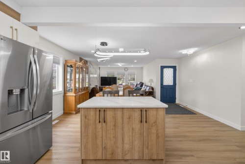 11 Labelle Crescent, St. Albert, AB - Indoor Photo Showing Kitchen