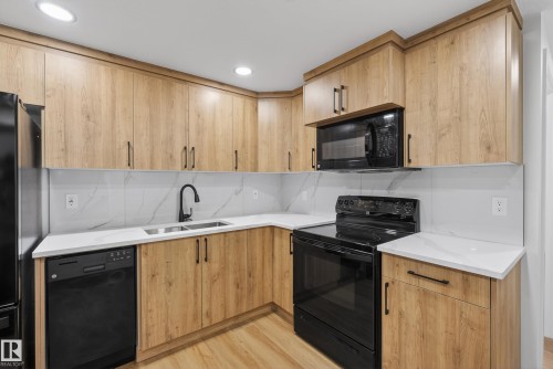 11 Labelle Crescent, St. Albert, AB - Indoor Photo Showing Kitchen With Double Sink
