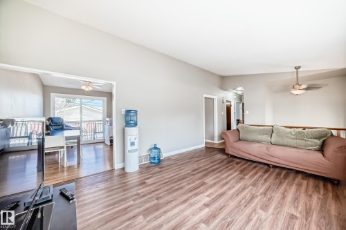 13419 70 Street, Edmonton, AB - Indoor Photo Showing Living Room