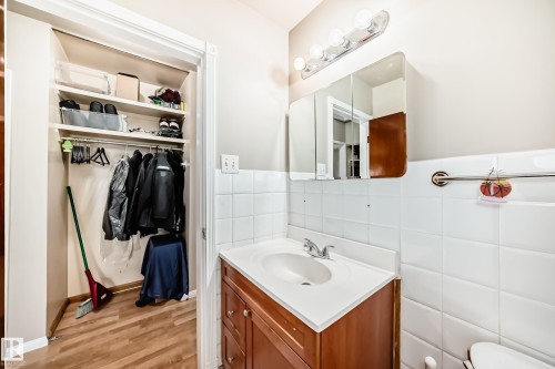 13419 70 Street, Edmonton, AB - Indoor Photo Showing Bathroom