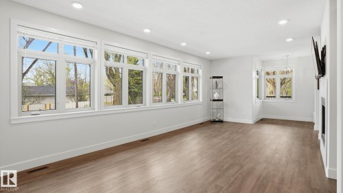 11002 University Avenue, Edmonton, AB - Indoor Photo Showing Other Room