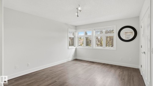 11002 University Avenue, Edmonton, AB - Indoor Photo Showing Other Room