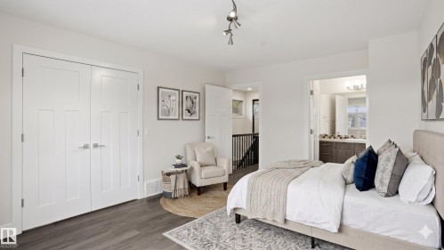 11002 University Avenue, Edmonton, AB - Indoor Photo Showing Bedroom