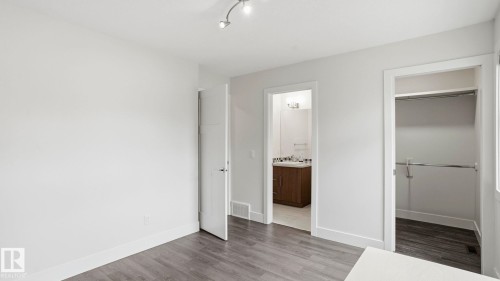 11002 University Avenue, Edmonton, AB - Indoor Photo Showing Other Room
