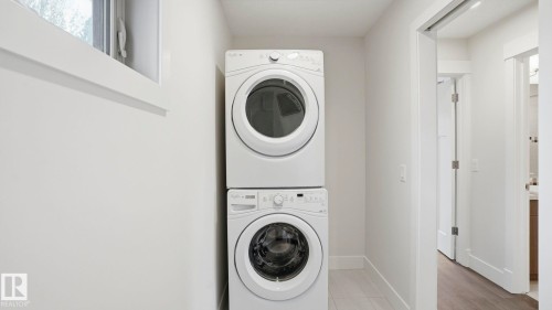 11002 University Avenue, Edmonton, AB - Indoor Photo Showing Laundry Room