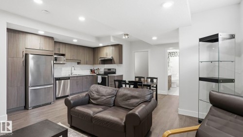 11002 University Avenue, Edmonton, AB - Indoor