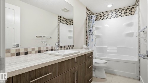 11002 University Avenue, Edmonton, AB - Indoor Photo Showing Bathroom