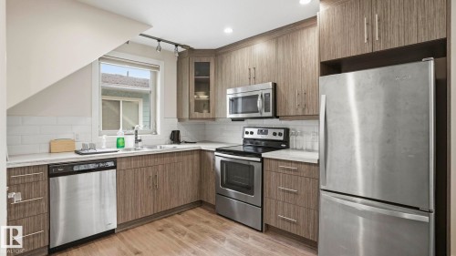 11002 University Avenue, Edmonton, AB - Indoor Photo Showing Kitchen