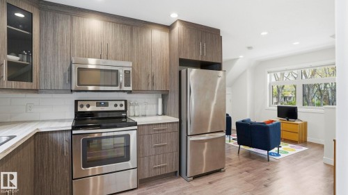 11002 University Avenue, Edmonton, AB - Indoor Photo Showing Kitchen