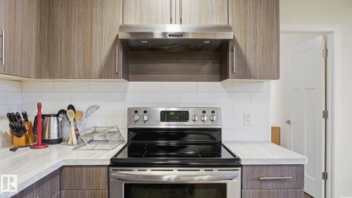 11002 University Avenue, Edmonton, AB - Indoor Photo Showing Kitchen